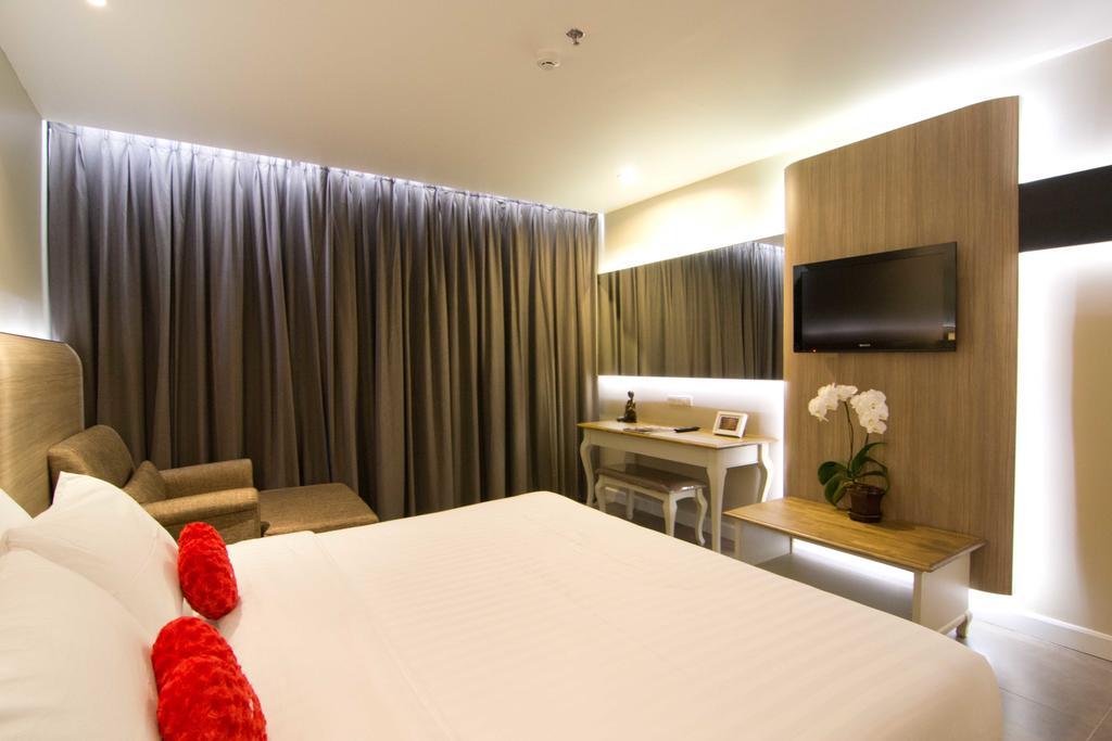 Chambre de Luxe (Côté Rue)