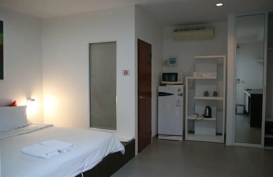 Gp Rooms Pool Guesthouse-1